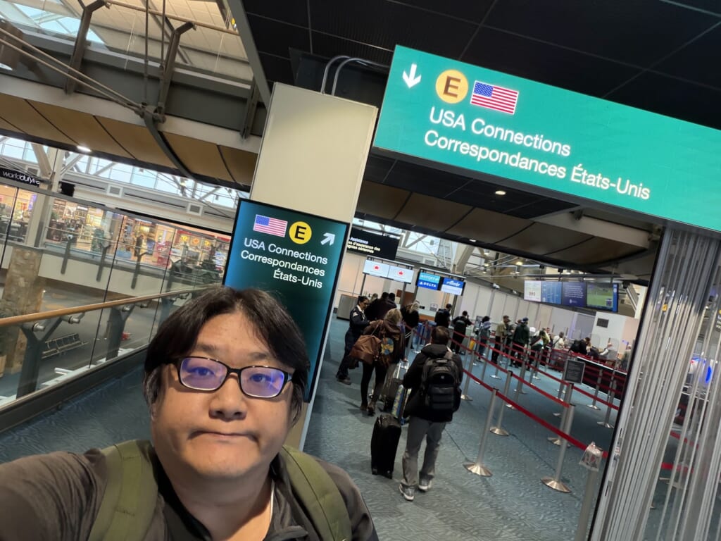 バンクーバー空港の「USA Connections」の案内
