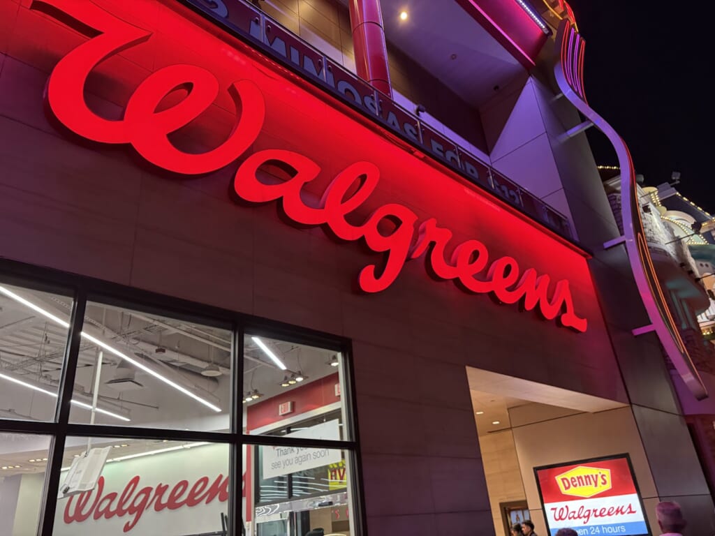 Walgreens で買った水